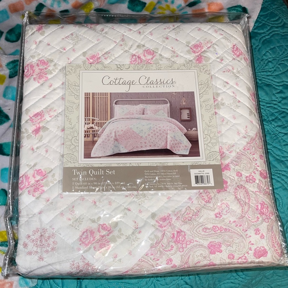 Twin Quilt Set